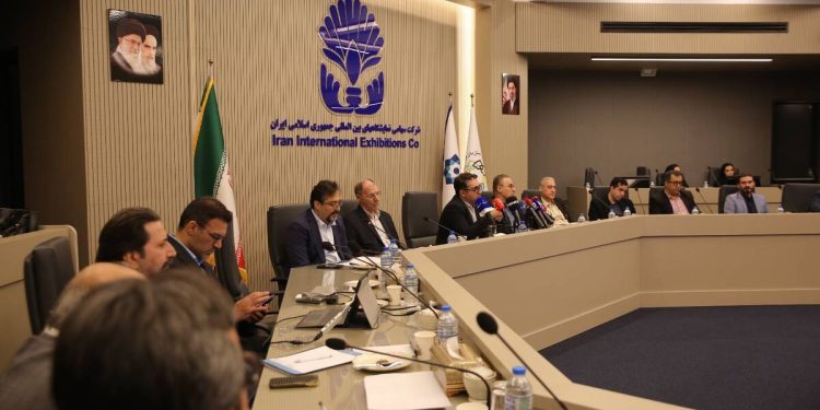کالاها و کانتینرهای متوقف شده بندر کراچی بزودی جا به