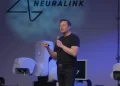 ایلان ماسک ایمپلنت مغزی Neuralink به درمان فلج و نابینایی